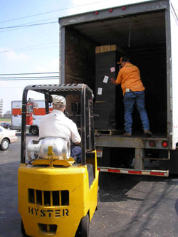 depolama yapan forklift aracımız